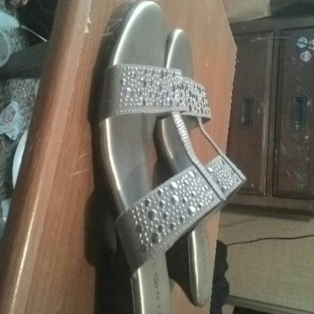 Sandals - Picture 2 of 2